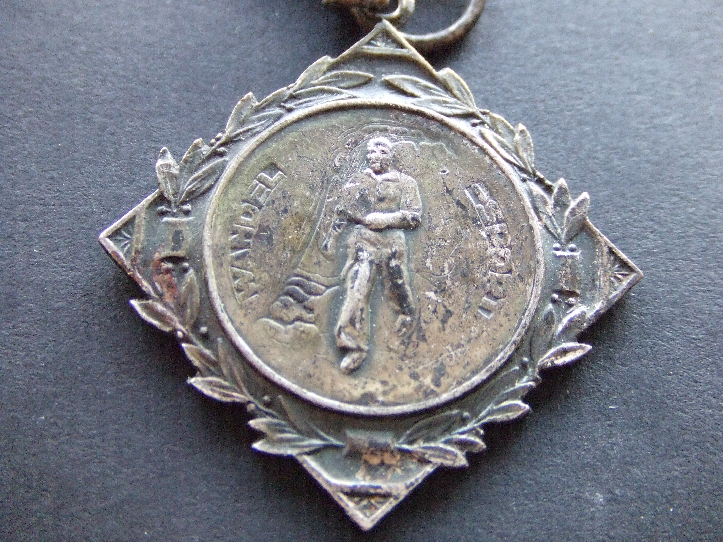 R.K. kring Gooi en Eemland 1935 wandeltocht oude medaille